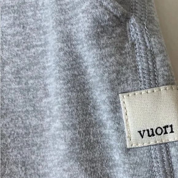 VUORI Women’s Performance Jogger Gray smoke free storage. - Picture 5 of 8